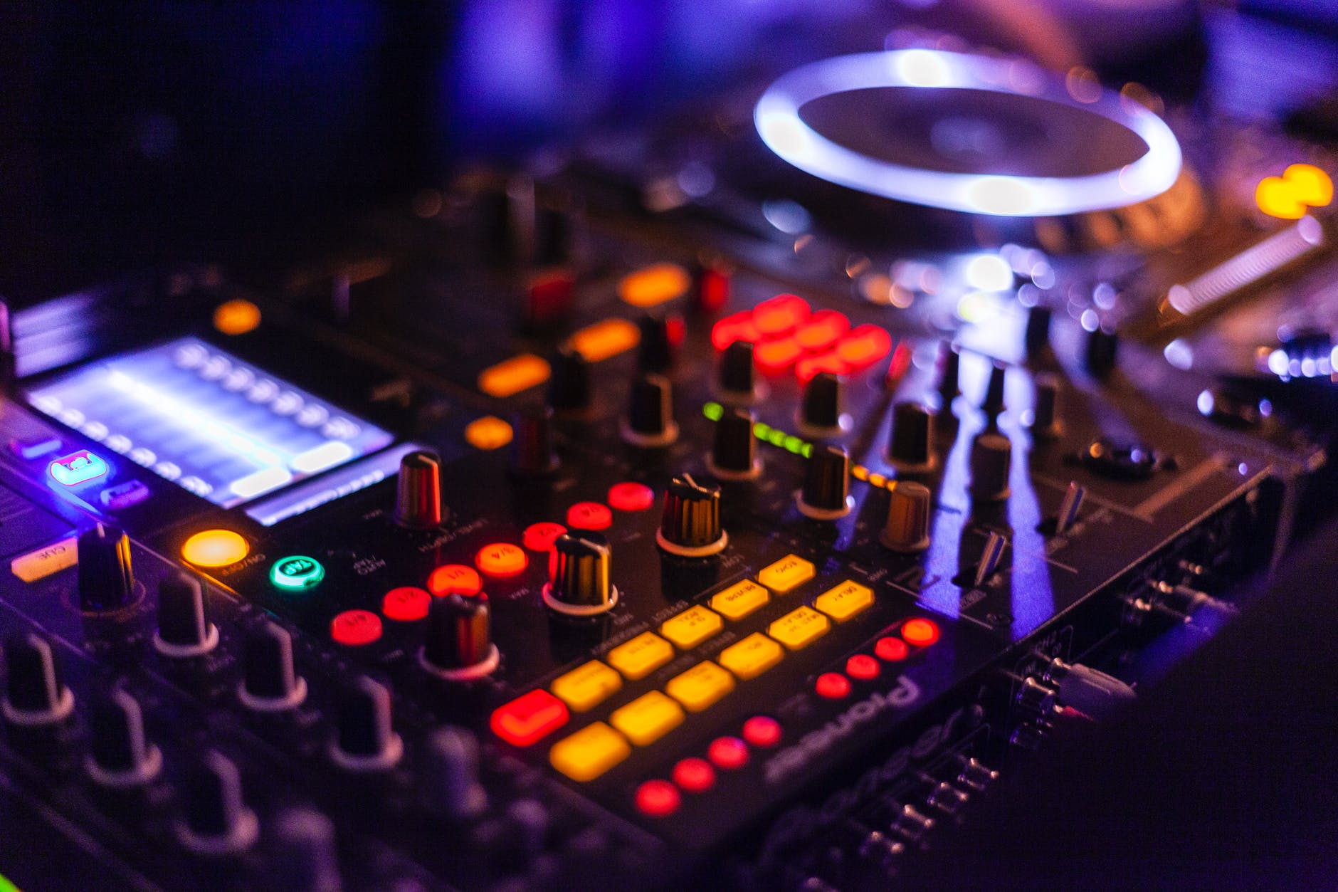 DJ Equipment DJ Equipment